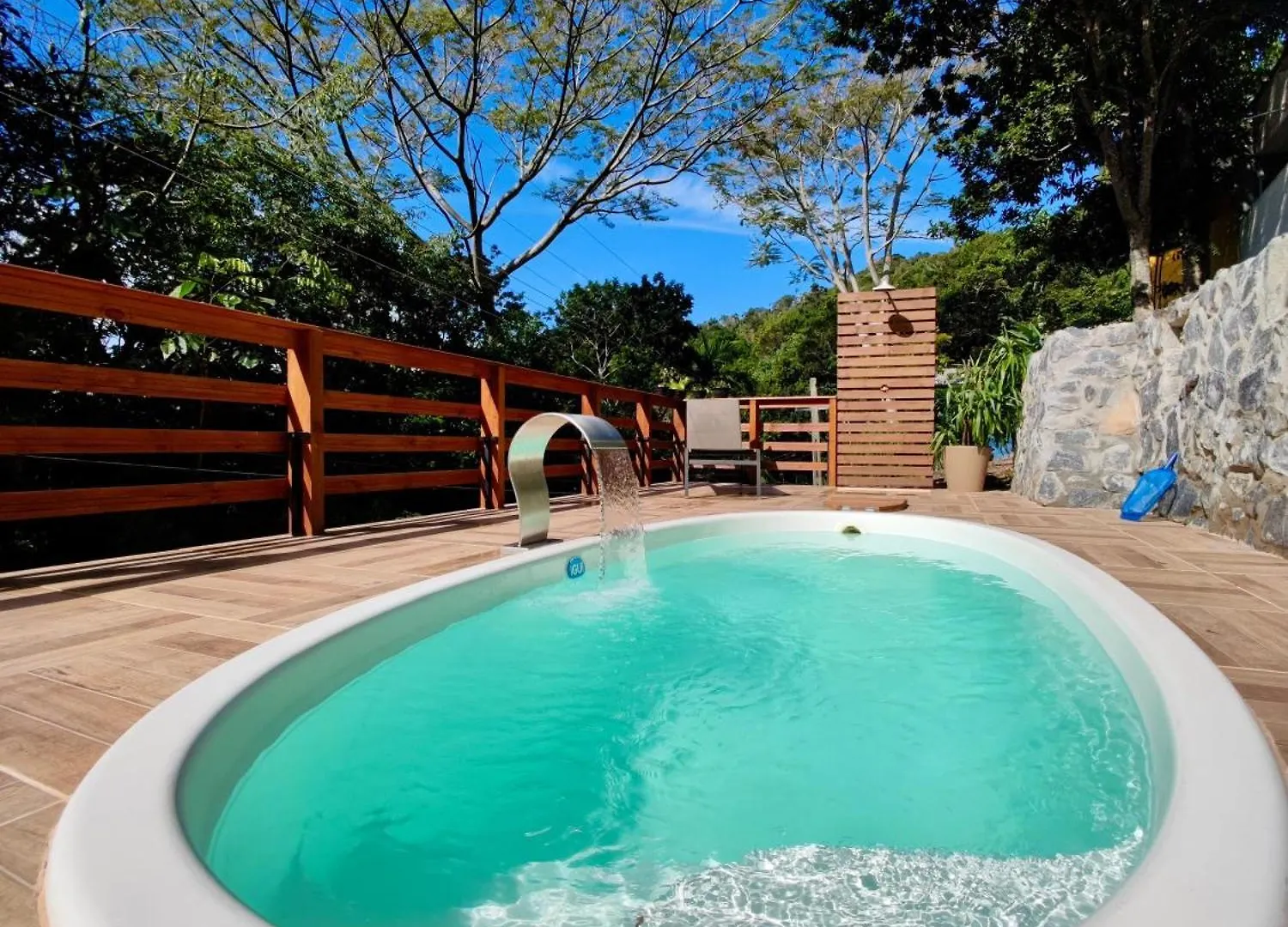 Gray House - Com Piscina Pertinho Do Mar!の連絡先